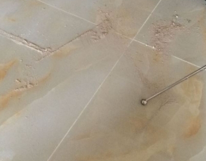 安宁瓷砖空鼓维修公司分享粘合剂选择不当在瓷砖铺贴过程中可能导致以下问题