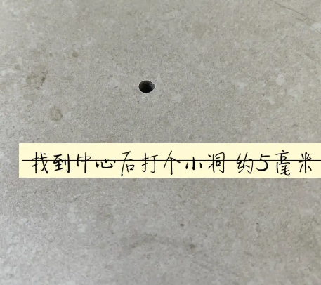 安宁瓷砖空鼓维修公司专业解答在瓷砖铺贴过程中，如果砂料搅拌不均匀，将会带来以下问题